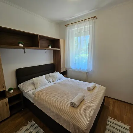 Daire Zoli Apartmanok-maya Kölcsey 34-36 *
