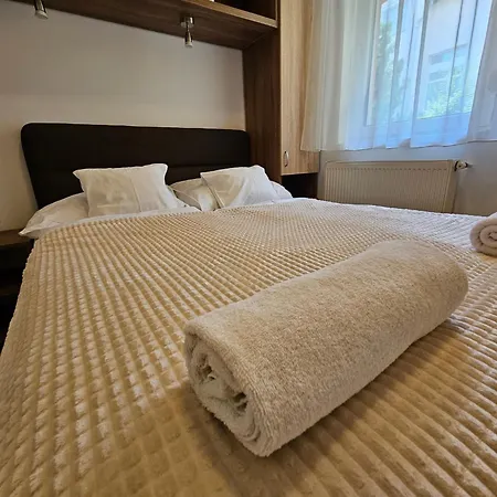 Zoli Apartmanok-maya Kölcsey 34-36
