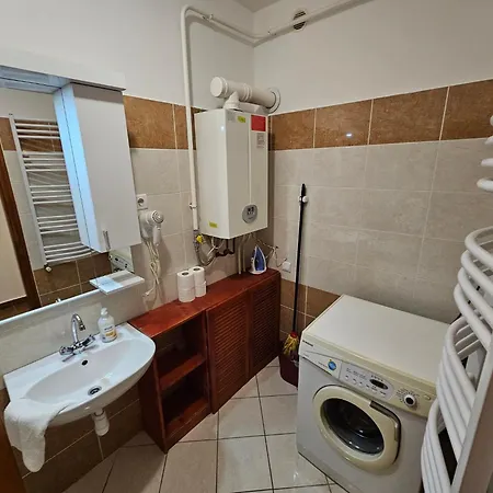 Zoli Apartmanok-maya Koelcsey 34-36