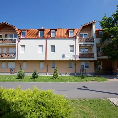 Apartamento Zoli Apartmanok-maya Koelcsey 34-36