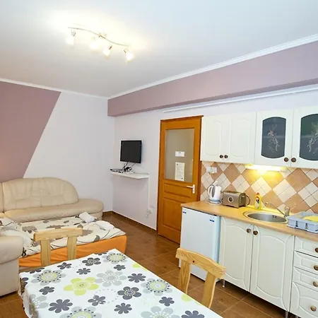 Zoli Apartmanok-maya Koelcsey 34-36 شقة Hajdúszoboszló