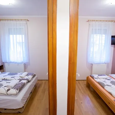 Apartamento Zoli Apartmanok-maya Koelcsey 34-36 Hajdúszoboszló