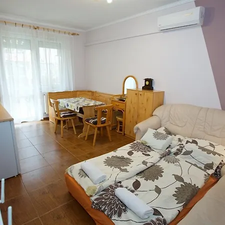 Apartamento Zoli Apartmanok-maya Koelcsey 34-36 Hajdúszoboszló