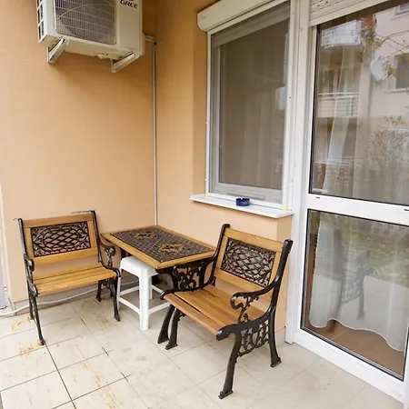 Zoli Apartmanok-maya Koelcsey 34-36 شقة