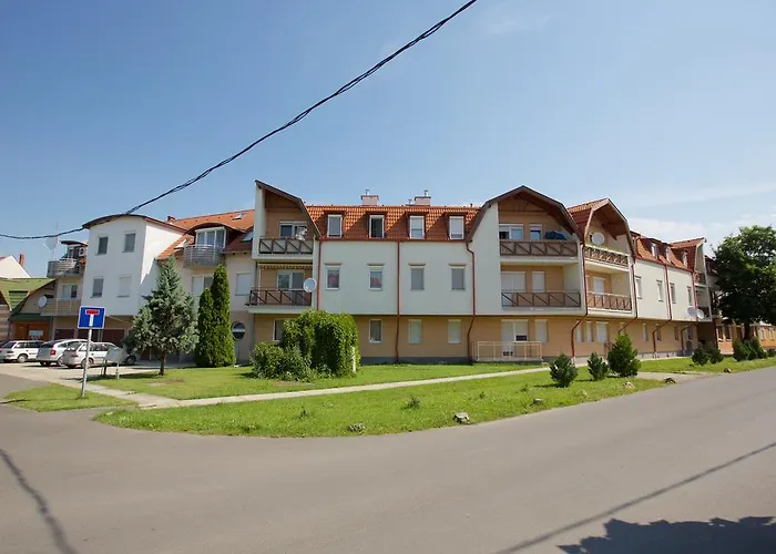 Zoli Apartmanok-maya Koelcsey 34-36 Hajdúszoboszló