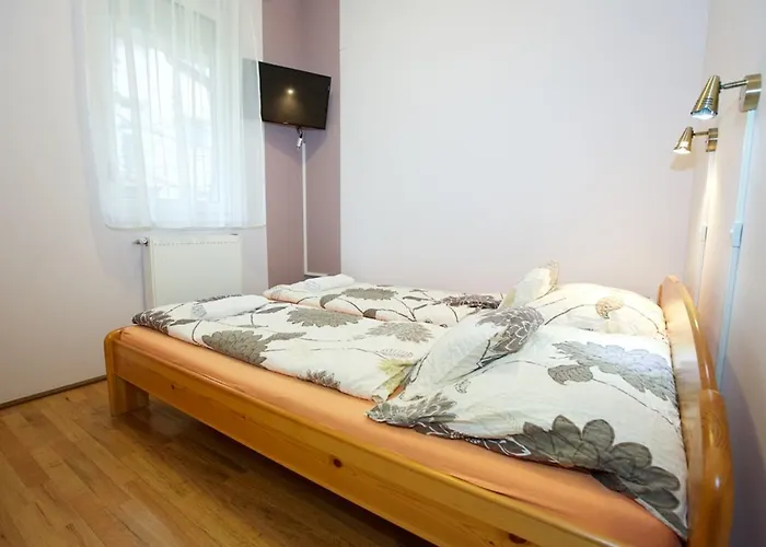 Zoli Apartmanok-maya Koelcsey 34-36 Hajdúszoboszló