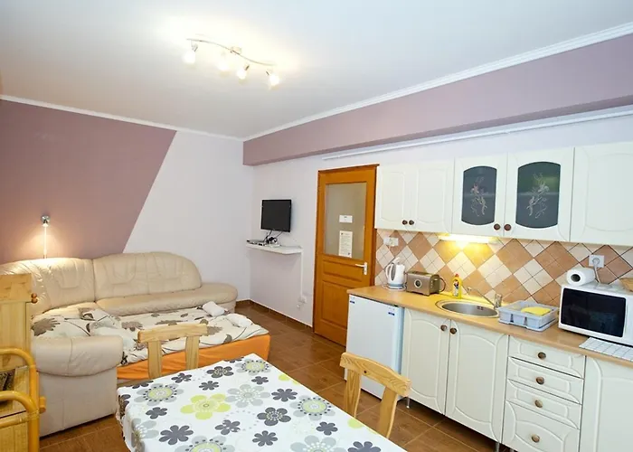 Zoli Apartmanok-maya Koelcsey 34-36 Lägenhet Hajdúszoboszló