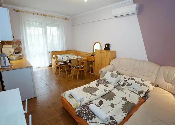 Lägenhet Zoli Apartmanok-maya Koelcsey 34-36 Hajdúszoboszló